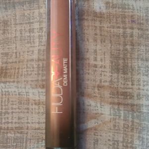 BN Huda Beauty Demi Matte Liquid Eyeshadow